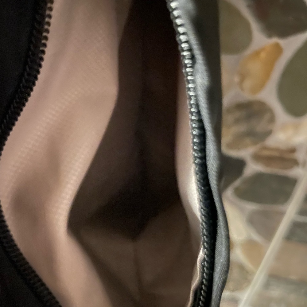 Tumi Cross Body Bag - Picture 9 of 16
